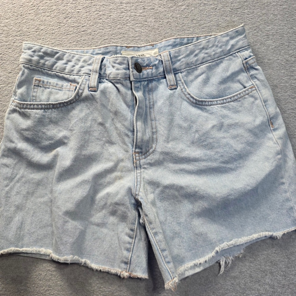 Vans Denim Shorts Womens Size 5/27 Boyfriend Fit Light Wash Raw Hem Denim Fit